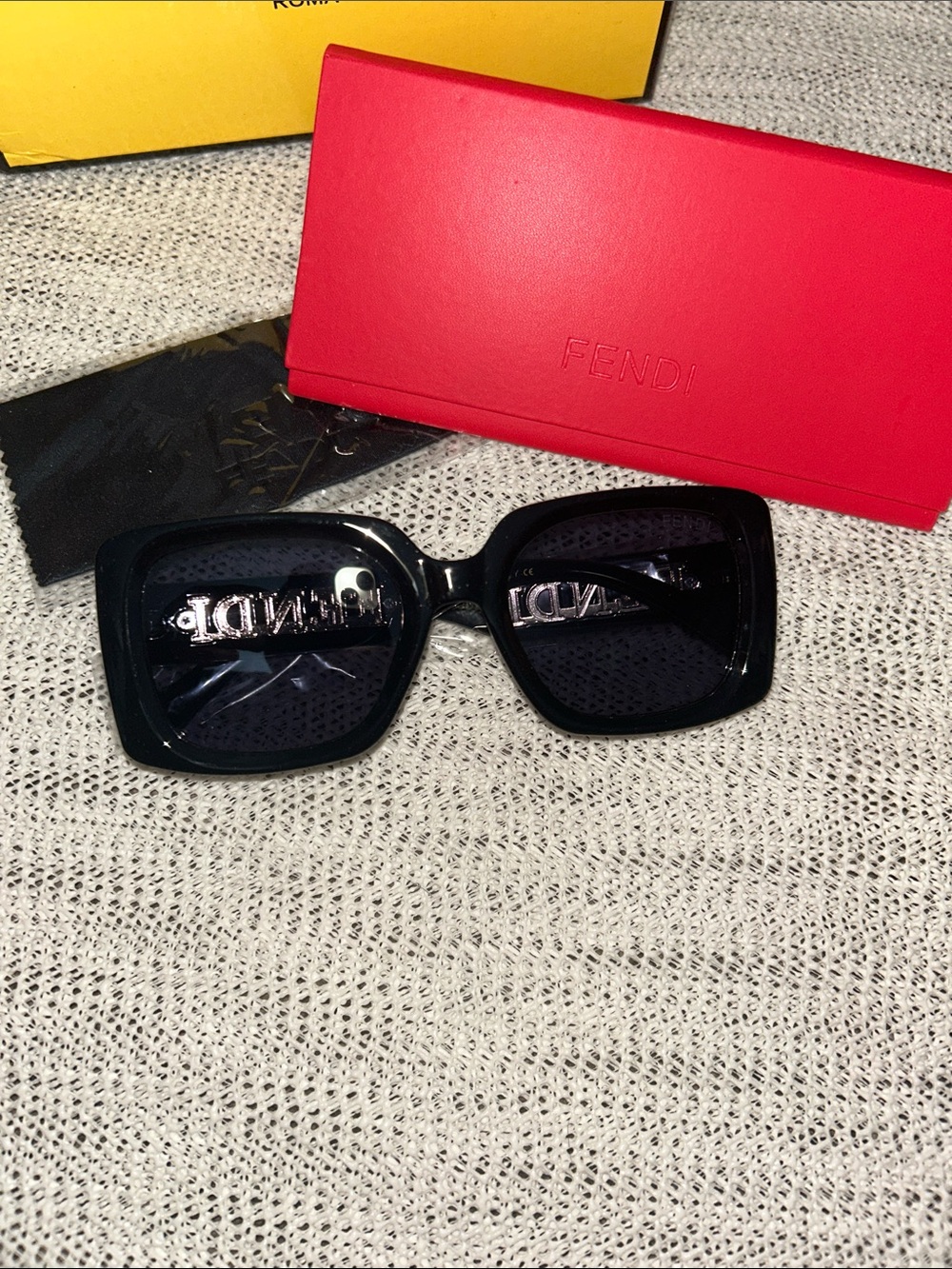 Fashion- Women's Black Square Sunglasses